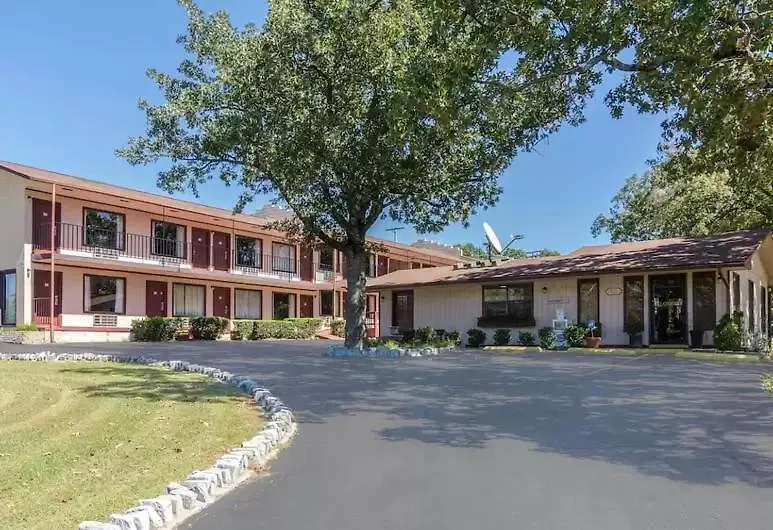 The Parkwood Inn & Suites-1
