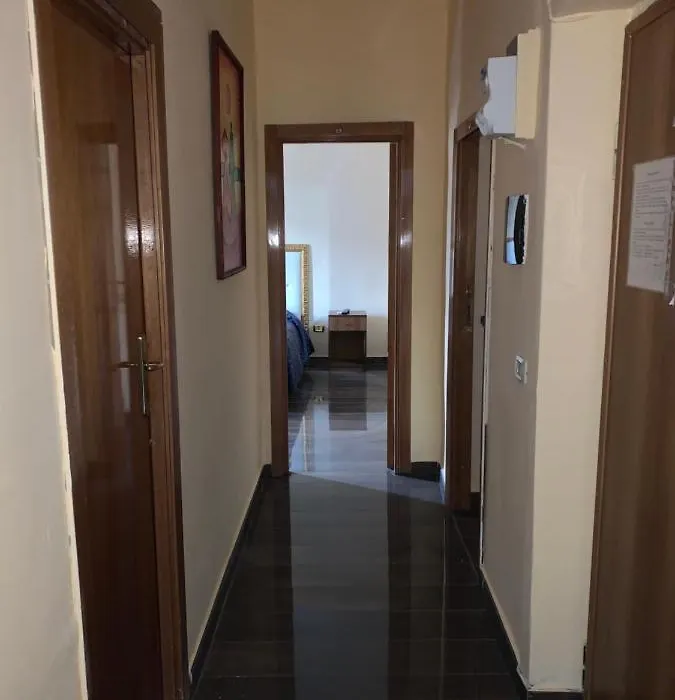 Room Elia-1