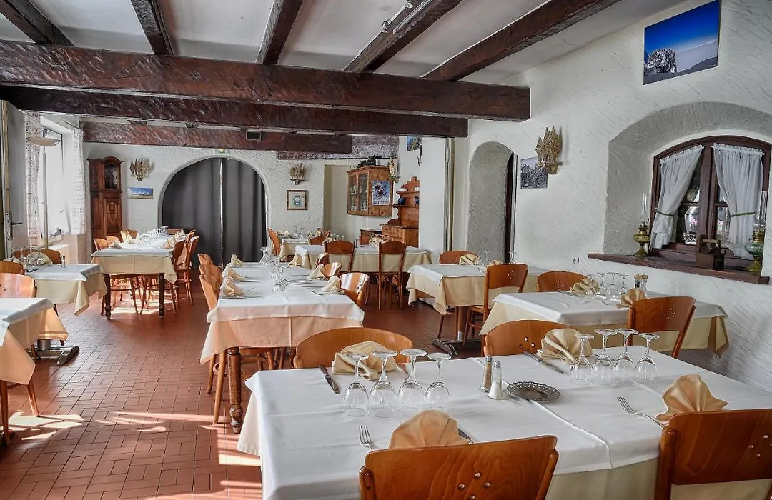 Hotel du Col de l'Arc-1