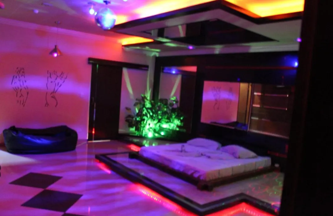 Viper Motel-1