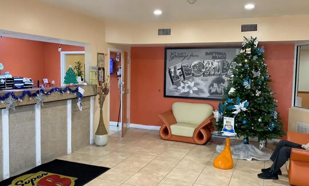 Super 8 By Wyndham Daytona Beach-1