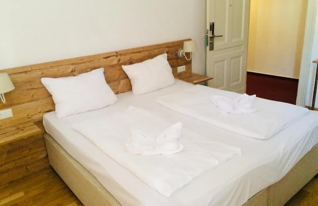 Hotel Comet am Kurfürstendamm-1