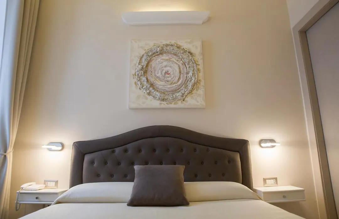 Royal Rooms Luxury Suite-1