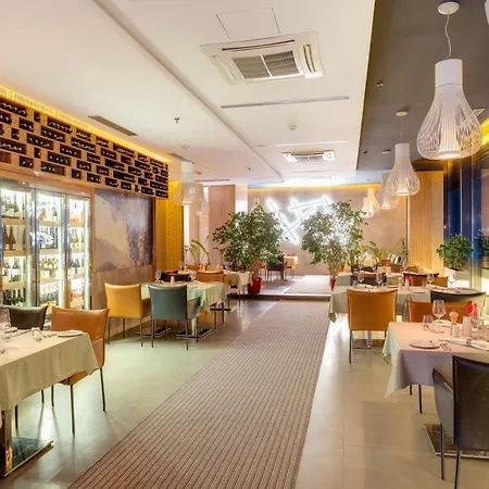 Emerald Hotel-3