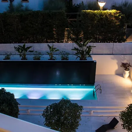 White Hotel-3