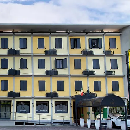 Hotel Ristorante Tre Leoni-3
