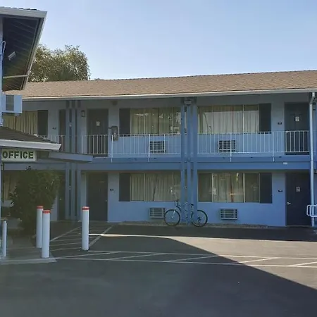 Valley Motel-3