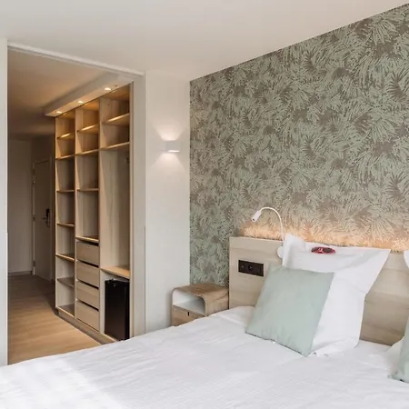 Beach Hotel Helios By Cw Hotel Collection-2