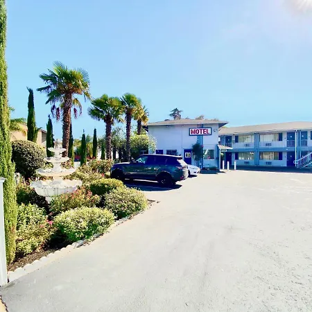Valley Motel-2