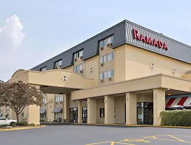 Ramada Fairview Heights-3