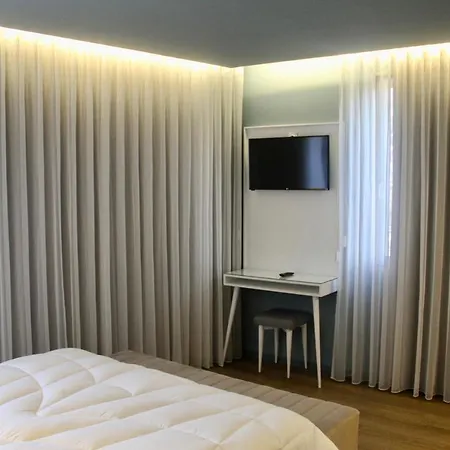 A Rendilheira Charm Suites-3