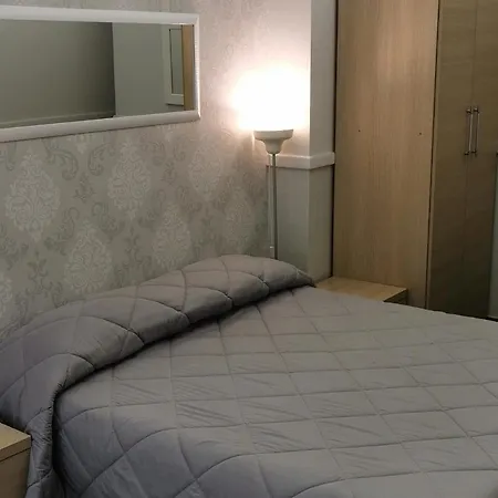 Bed And Breakfast Piramide-3