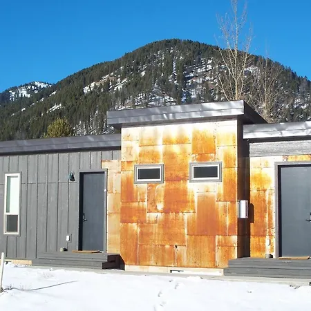 Terra Nova Cabins-2