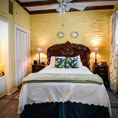 Savannah Bed & Breakfast Inn-3