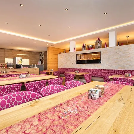 Enjoy The Alps - Aparthotel-2