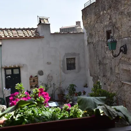 Il Cortile del Castello-2