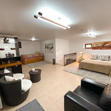 Quarto Familiar Zona Guimaraes-2