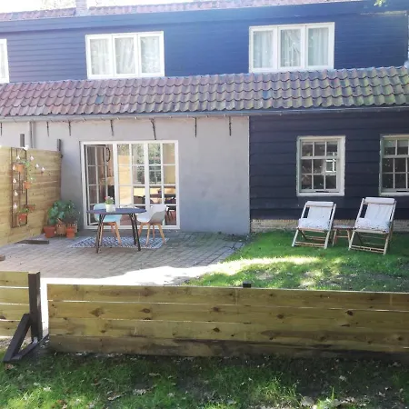 Pykes B&B-3
