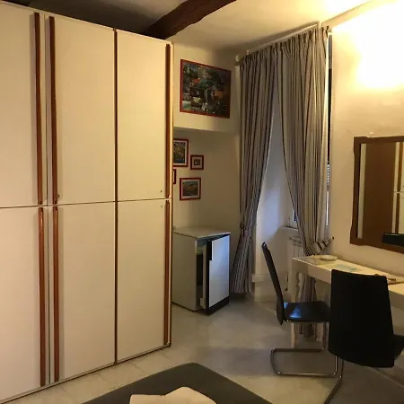 Camere Carlo-3