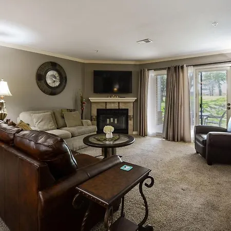 Thousand Hills Luxury Condos: Heart of Branson Retreat-3