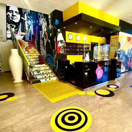 LH Hotel Arca Street Art-3