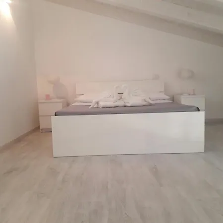White Club Residence-2