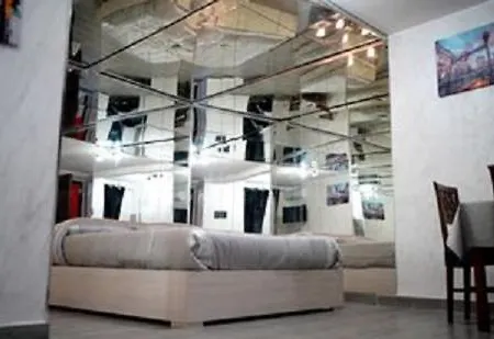 Diamond Rooms-3