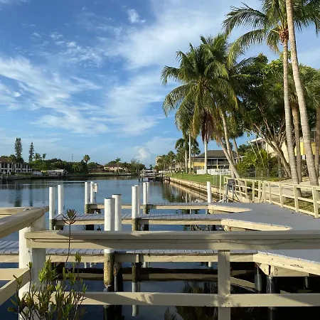 Hideaway Waterfront Resort-3