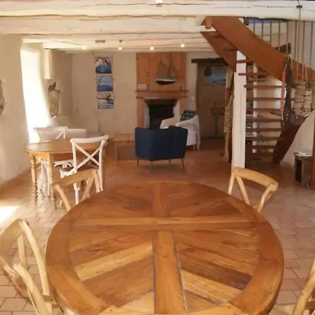 Kastell Dinn Suite Familiale Mamm Gozh 2 Chambres Et Sbd Pour 4 Pers, Cuisine Et Salon Partages-3