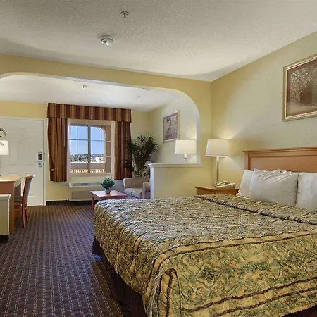 Days Inn By Wyndham Hayward Airport-3