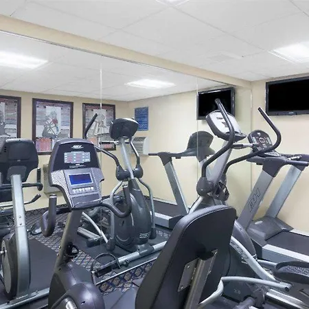 Days Inn By Wyndham Geneva/Finger Lakes-2