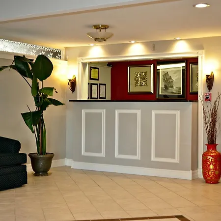Bradford Inn And Suites-2