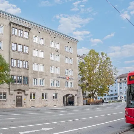 Meininger Hotel Innsbruck Zentrum-2