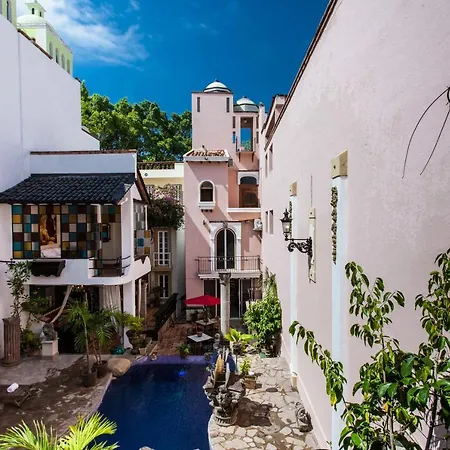 Garlands Del Rio Riverside Boutique Hotel-3