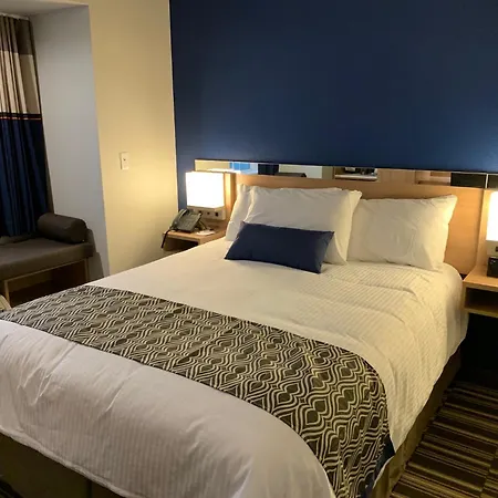 Microtel Inn & Suites By Wyndham Woodland Park-2