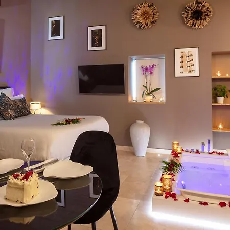 Les Chambres Romantiques - Jacuzzi Privatif, Domaine Aixois D'Exception-3