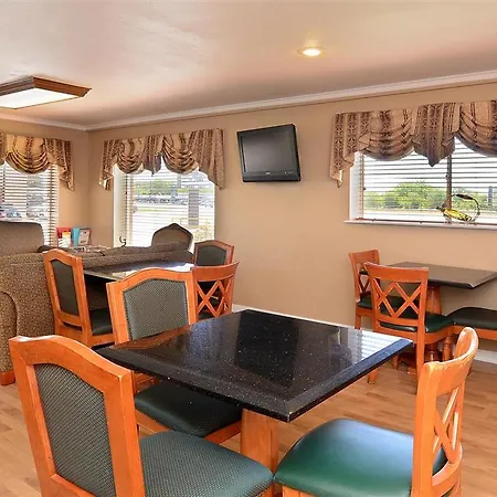 Americas Best Value Inn Crosstimbers-3