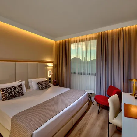 Aemilia Hotel Bologna-2