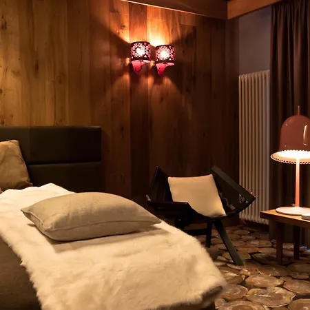 Alexander Charme Hotel-3