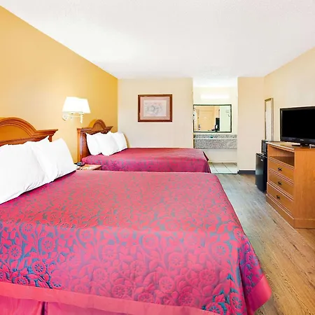 Days Inn By Wyndham Boerne-2
