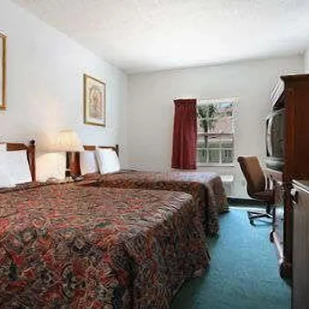 Travelodge By Wyndham Waukegan Gurnee-2