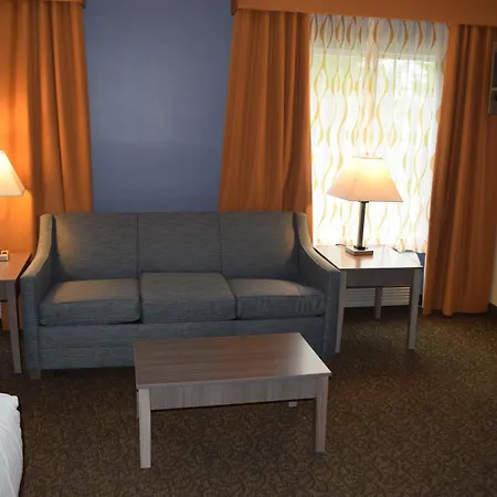 Days Inn By Wyndham Cadillac-3