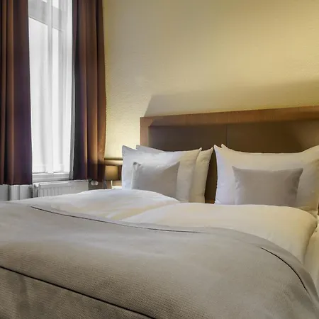 Novum Hotel Alster Hamburg St. Georg-3
