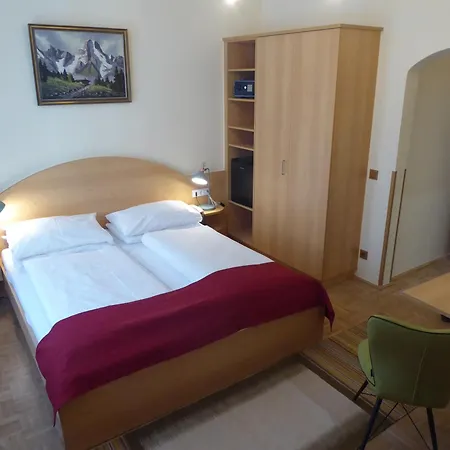 Adlerhof-3