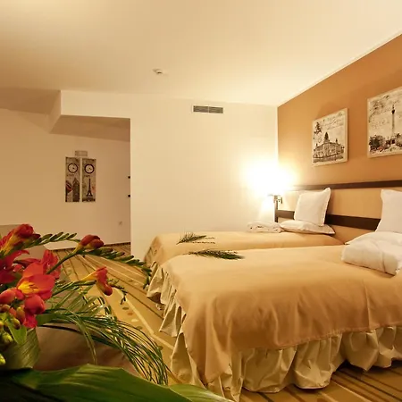Earth & People Hotel & Spa - Free Parking & Swimming Pool-2