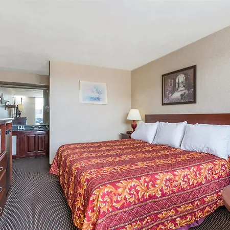 Ramada Limited Norfolk-3