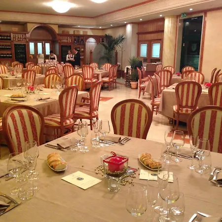 Palace Hotel Legnano-3