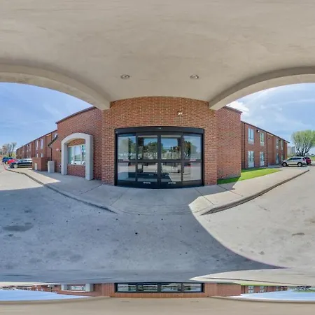 Quality Inn & Suites Richardson-Dallas-3