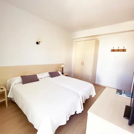 Habitaciones Camping Ferrer-3