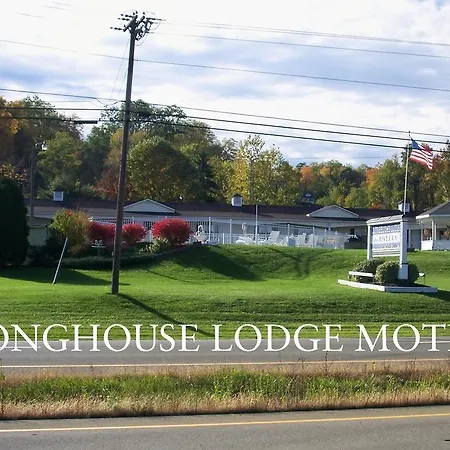 Longhouse Lodge Motel-2